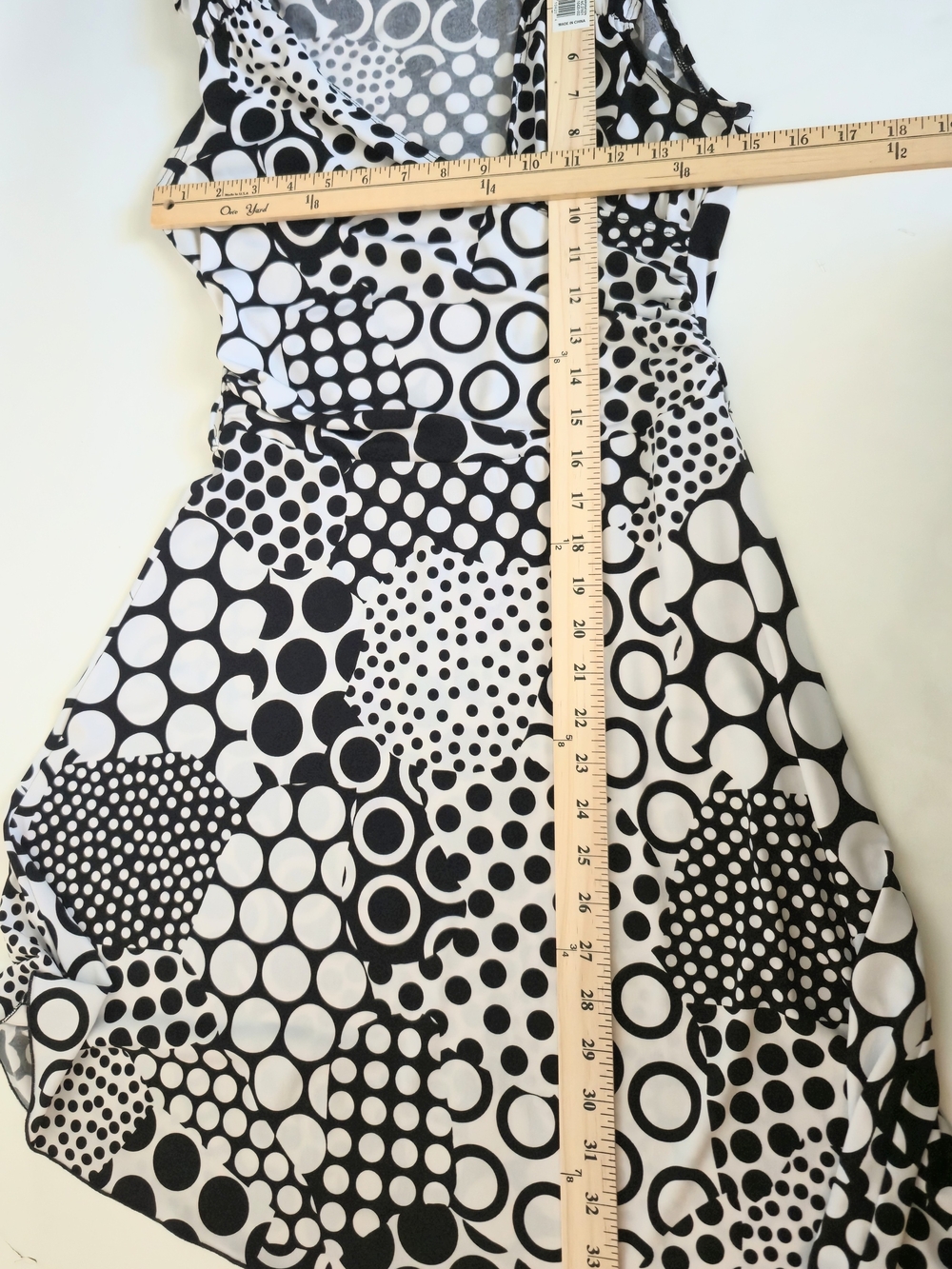 La Belle Black & White Geometric Polka Dot Faux Wrap Lightweight Dress Size M - Picture 8 of 10